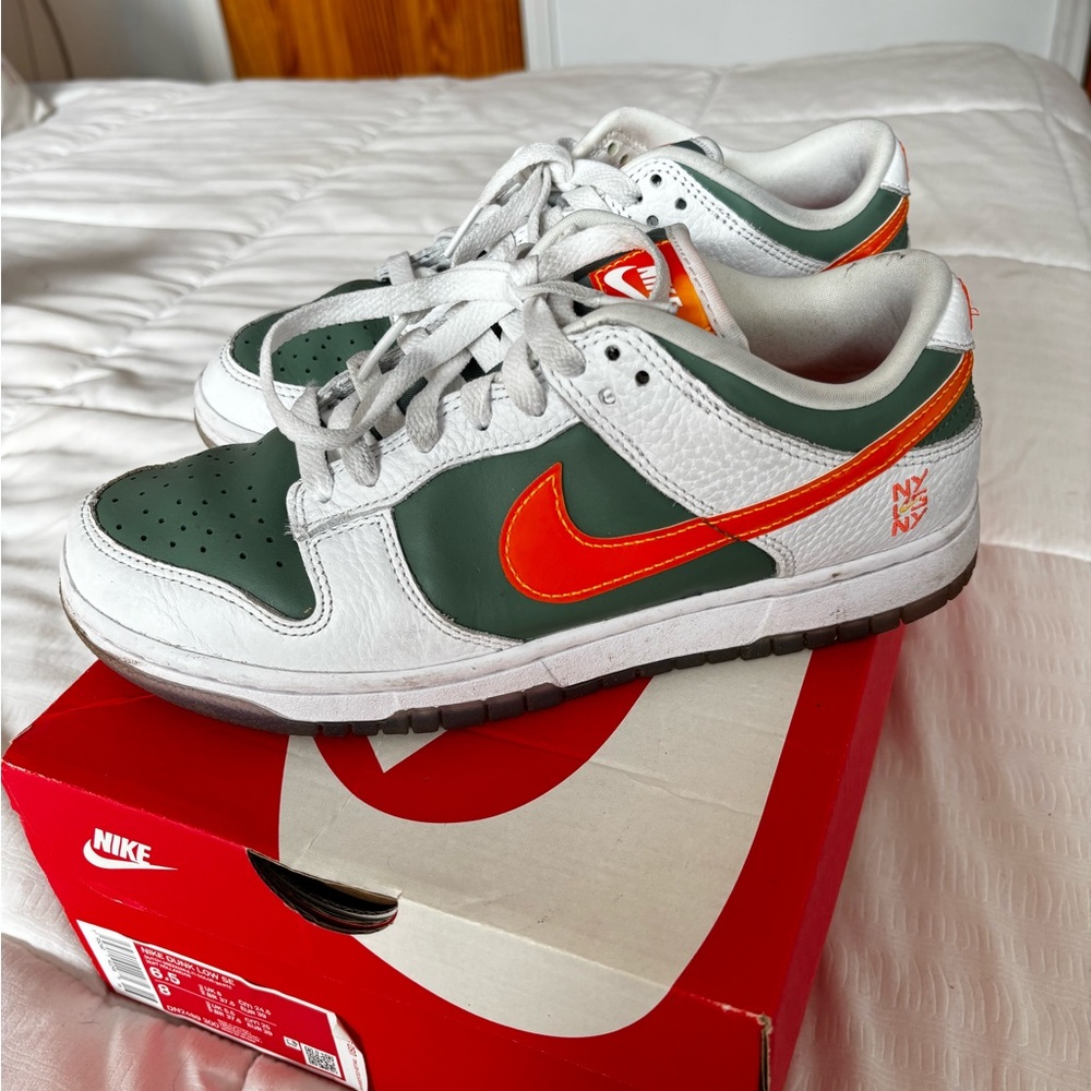 Nike Dunk Low sneakers